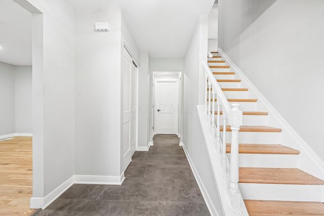 957 Old Farm Road, Columbus, OH 43213