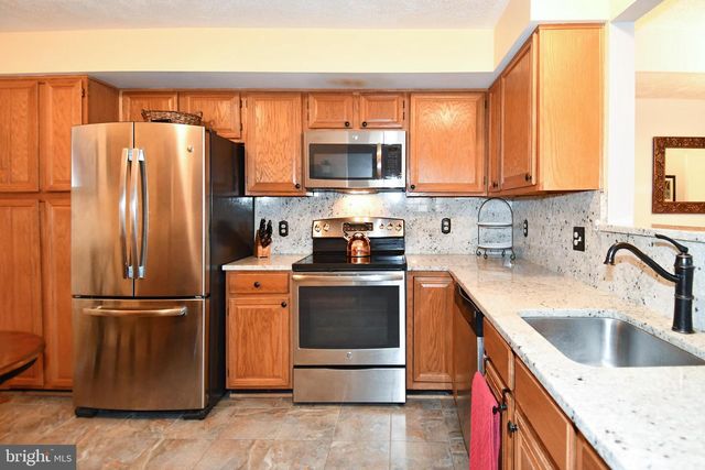 12006 RIDGE KNOLL DR #508B, Fairfax, VA 22033