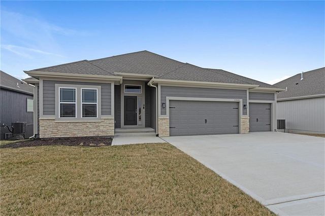 11128 N Bristol Avenue, Kansas City, MO 64156