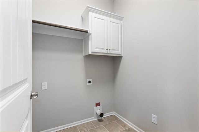 11128 N Bristol Avenue, Kansas City, MO 64156