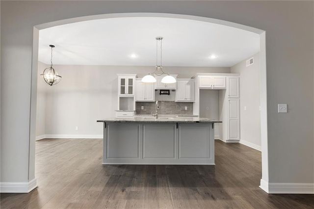 11128 N Bristol Avenue, Kansas City, MO 64156