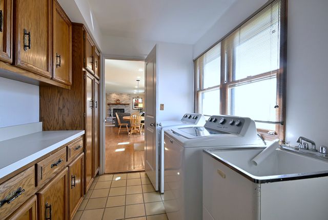 575 Montego Drive, Elk Grove Village, IL 60007