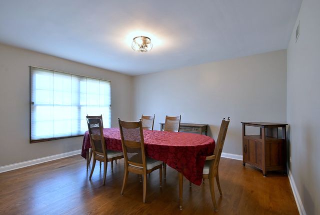 575 Montego Drive, Elk Grove Village, IL 60007