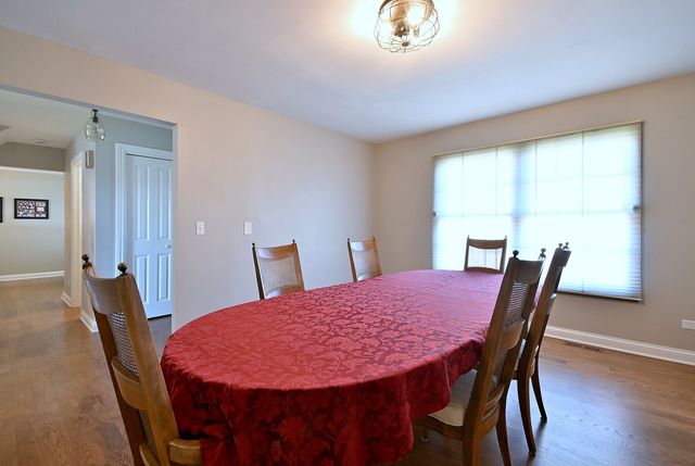 575 Montego Drive, Elk Grove Village, IL 60007