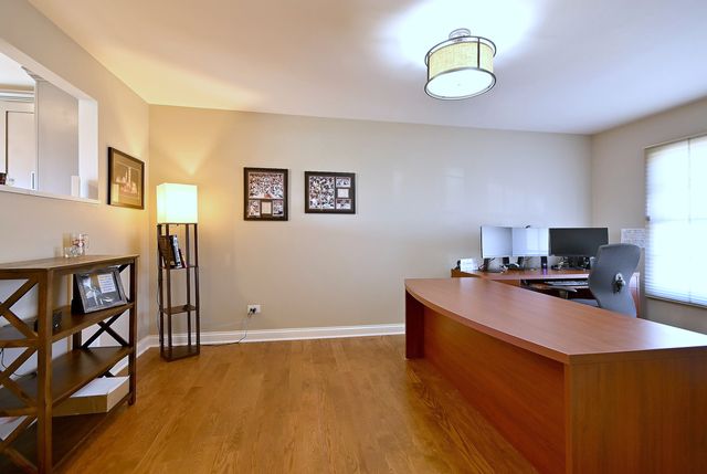 575 Montego Drive, Elk Grove Village, IL 60007