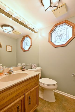 575 Montego Drive, Elk Grove Village, IL 60007