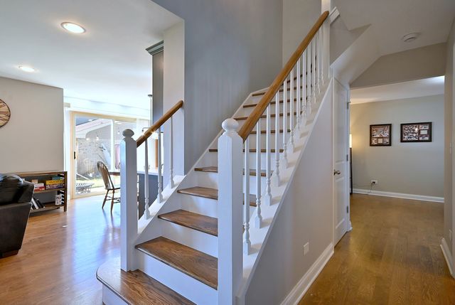 575 Montego Drive, Elk Grove Village, IL 60007