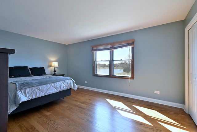 575 Montego Drive, Elk Grove Village, IL 60007