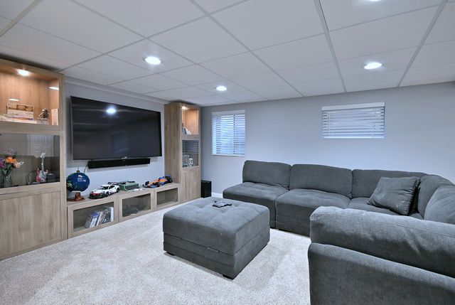 575 Montego Drive, Elk Grove Village, IL 60007