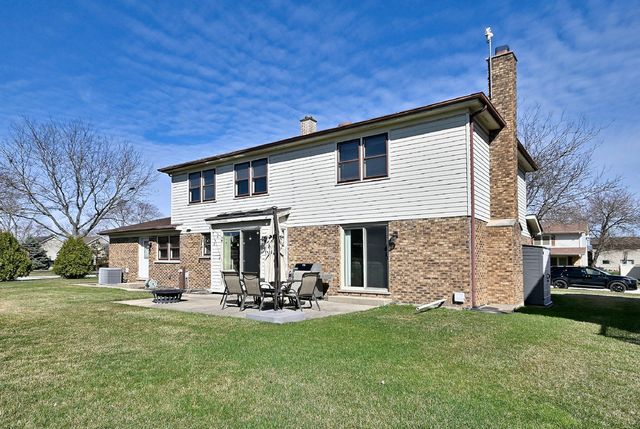 575 Montego Drive, Elk Grove Village, IL 60007