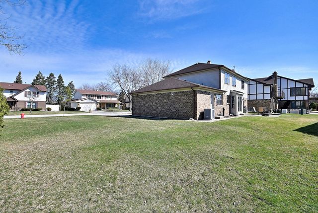 575 Montego Drive, Elk Grove Village, IL 60007