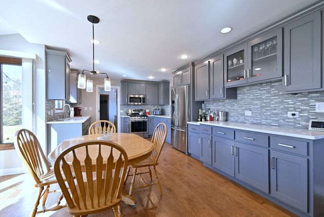 575 Montego Drive, Elk Grove Village, IL 60007