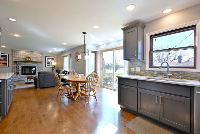 575 Montego Drive, Elk Grove Village, IL 60007