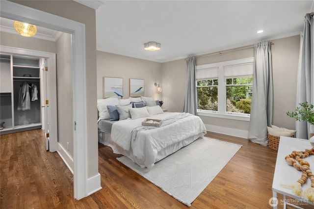 5265 16th Avenue NE, Seattle, WA 98105