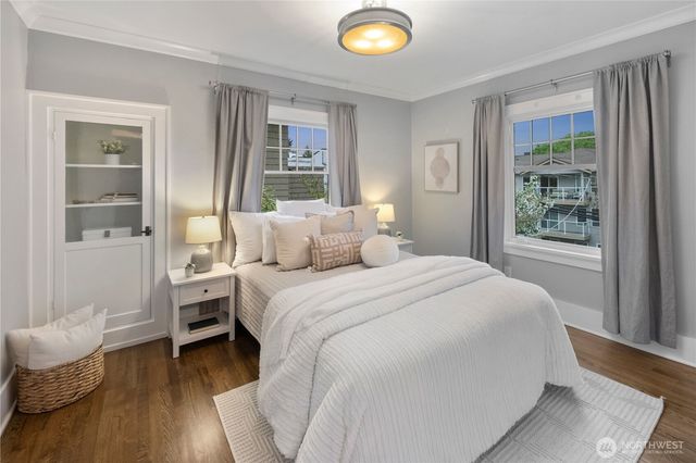 5265 16th Avenue NE, Seattle, WA 98105