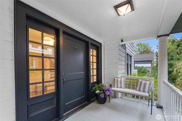 5265 16th Avenue NE, Seattle, WA 98105