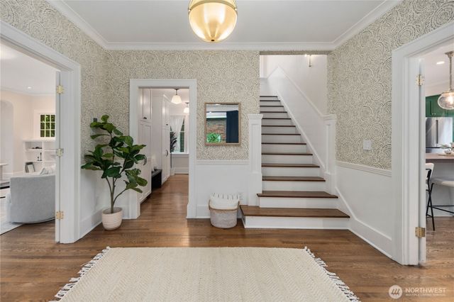 5265 16th Avenue NE, Seattle, WA 98105