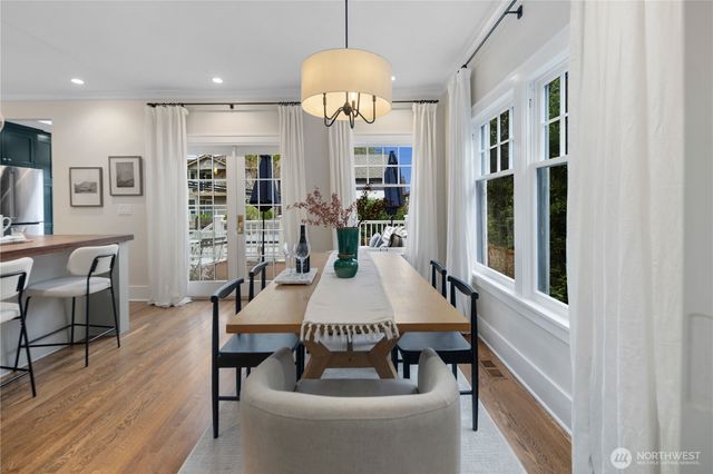 5265 16th Avenue NE, Seattle, WA 98105