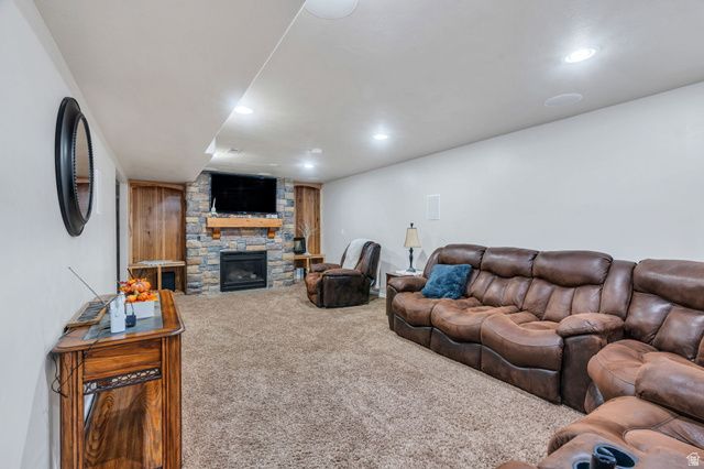 11657 S WINDSTONE DR, South Jordan, UT 84009