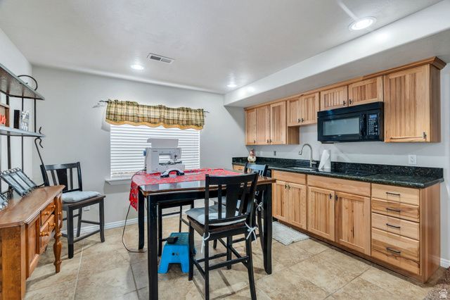 11657 S WINDSTONE DR, South Jordan, UT 84009