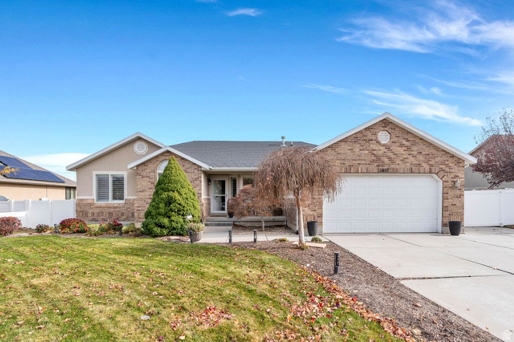 11657 S WINDSTONE DR, South Jordan, UT 84009