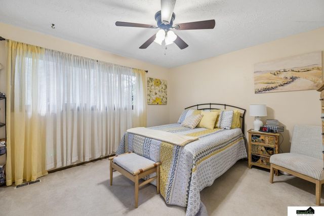 5259 Goldenrod Circle, Lincoln, NE 68512