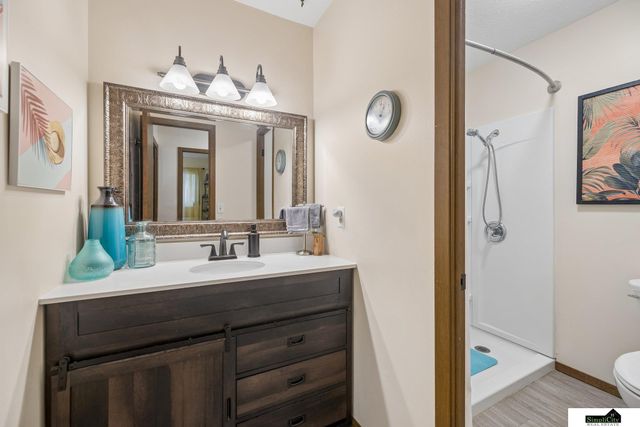 5259 Goldenrod Circle, Lincoln, NE 68512