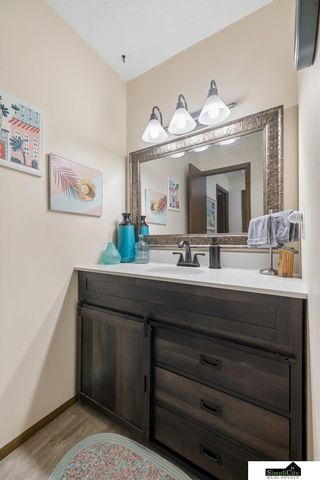 5259 Goldenrod Circle, Lincoln, NE 68512