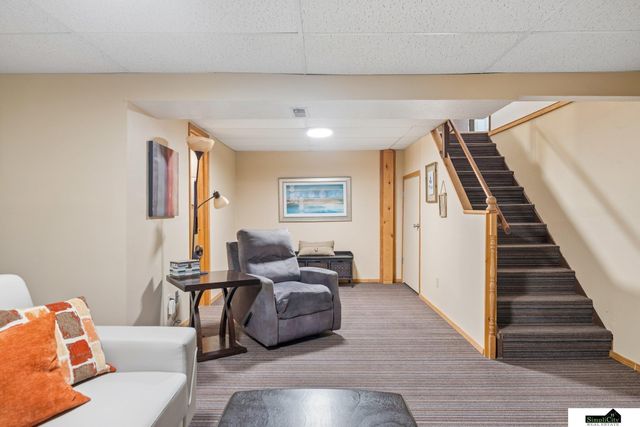 5259 Goldenrod Circle, Lincoln, NE 68512