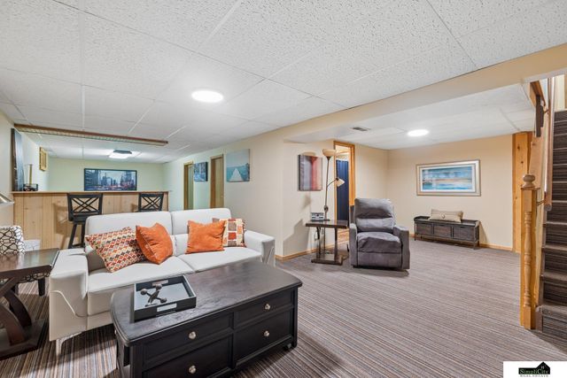 5259 Goldenrod Circle, Lincoln, NE 68512