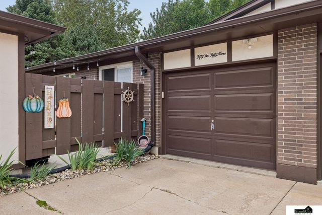 5259 Goldenrod Circle, Lincoln, NE 68512