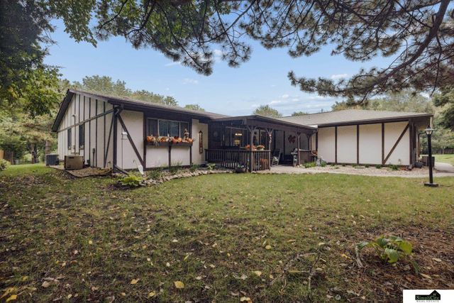 5259 Goldenrod Circle, Lincoln, NE 68512