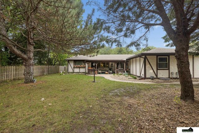 5259 Goldenrod Circle, Lincoln, NE 68512