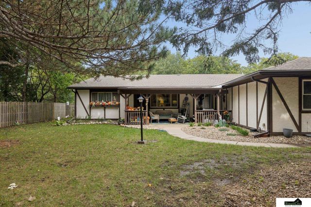 5259 Goldenrod Circle, Lincoln, NE 68512