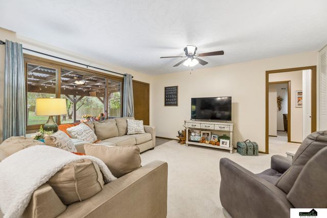5259 Goldenrod Circle, Lincoln, NE 68512