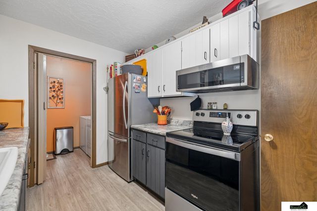 5259 Goldenrod Circle, Lincoln, NE 68512
