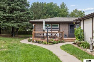 5259 Goldenrod Circle, Lincoln, NE 68512