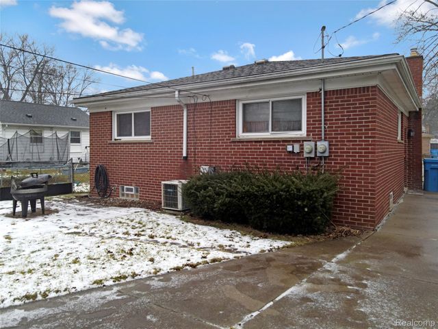3980 Campbell Street, Dearborn Heights, MI 48125