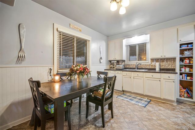 3980 Campbell Street, Dearborn Heights, MI 48125