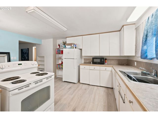 1205 TAYLOR St, Eugene, OR 97402
