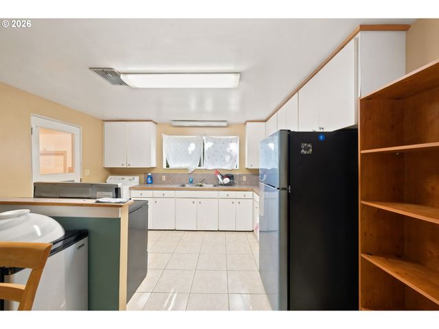 1205 TAYLOR St, Eugene, OR 97402