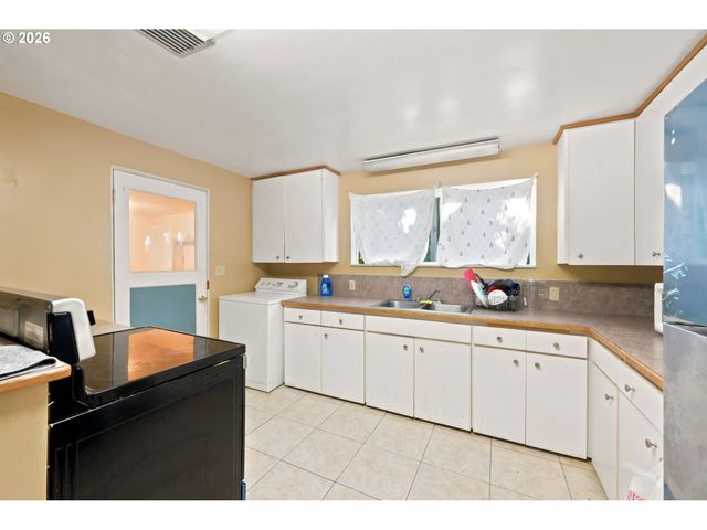 1205 TAYLOR St, Eugene, OR 97402