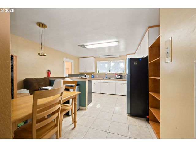 1205 TAYLOR St, Eugene, OR 97402