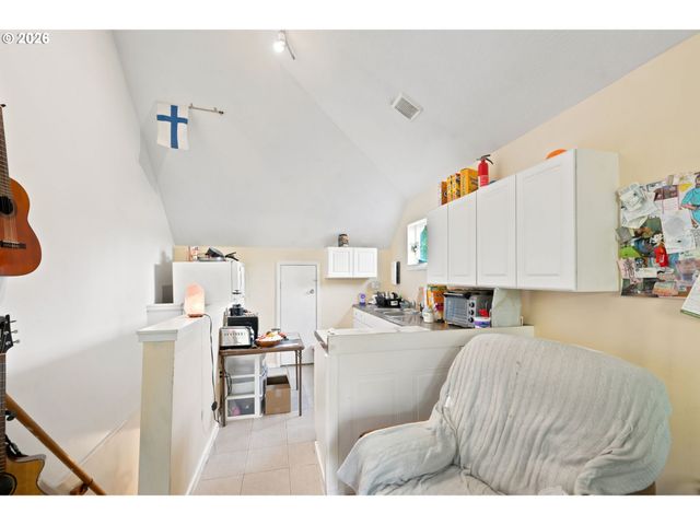 1205 TAYLOR St, Eugene, OR 97402