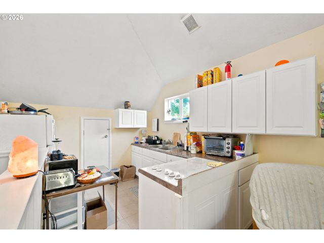 1205 TAYLOR St, Eugene, OR 97402