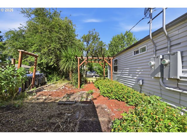 1205 TAYLOR St, Eugene, OR 97402