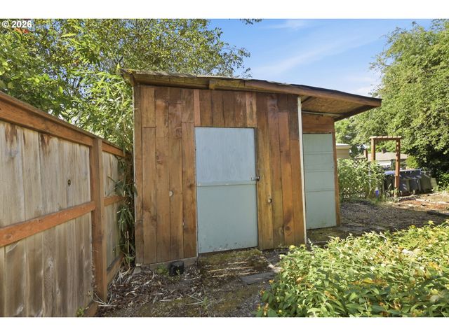 1205 TAYLOR St, Eugene, OR 97402