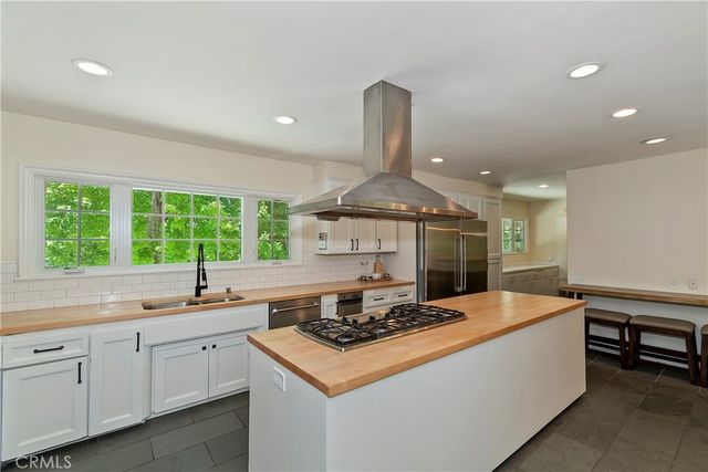 28411 North Shore Road, Lake Arrowhead, CA 92352