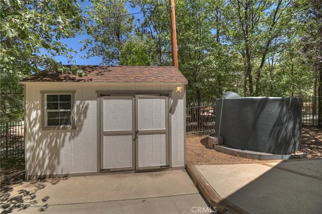 28411 North Shore Road, Lake Arrowhead, CA 92352