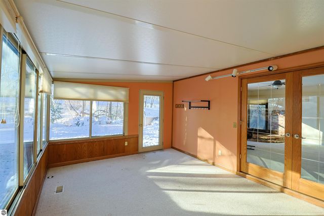 406 Larry Place, Mt Pleasant, MI 48858